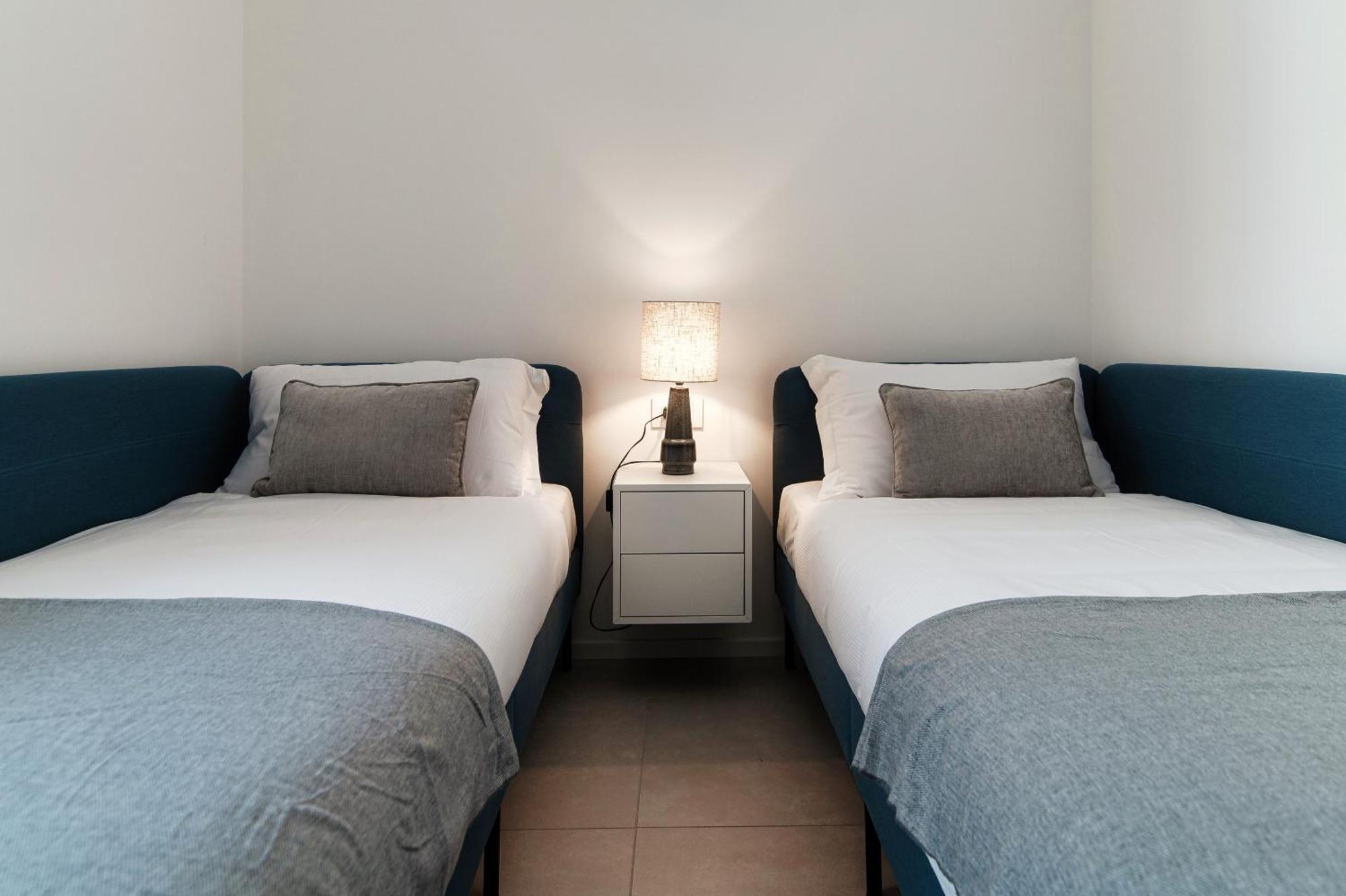Lario Suite Apartments By Quokka 360 - With Parking Next To Como City Luaran gambar