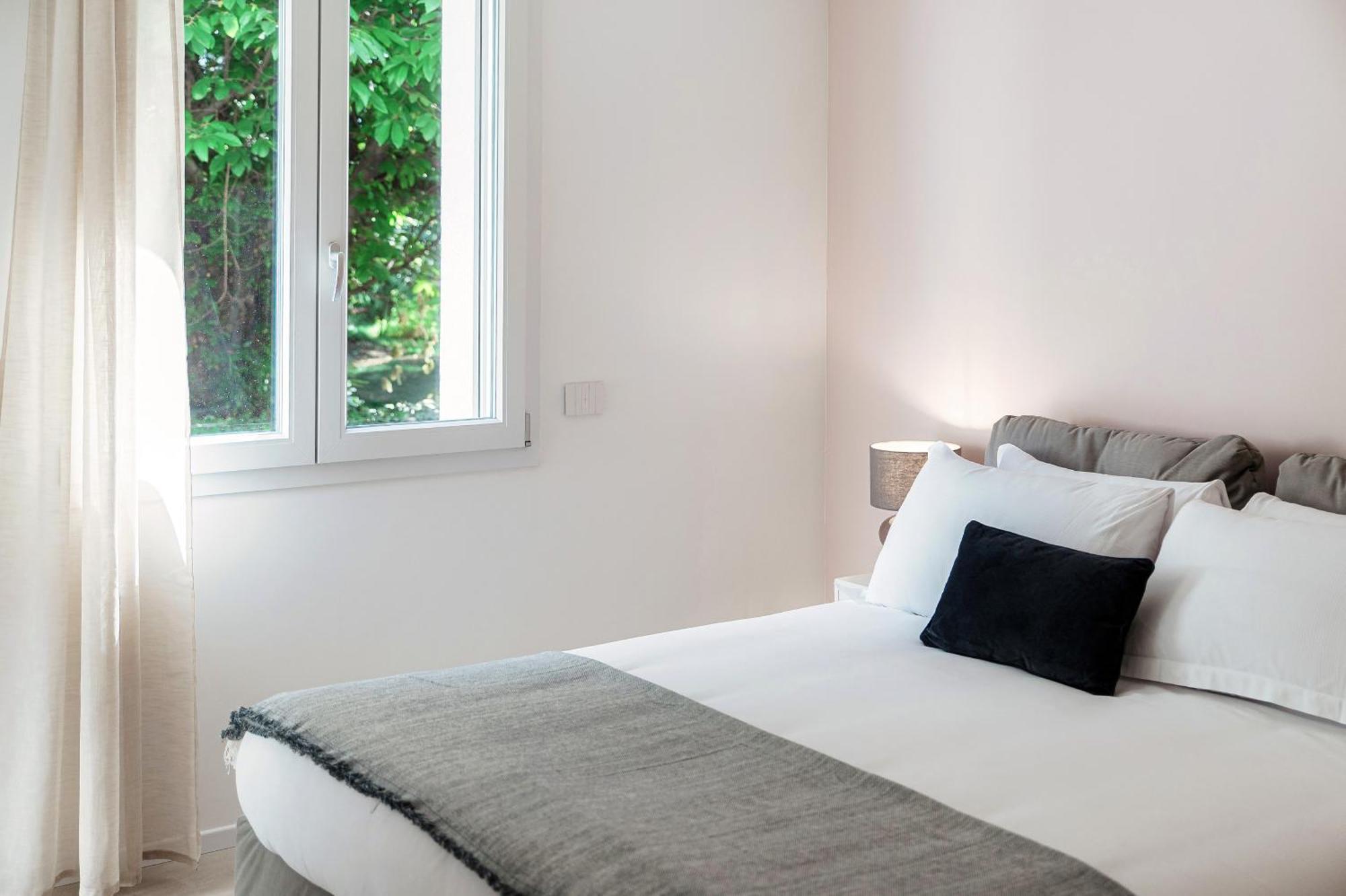 Lario Suite Apartments By Quokka 360 - With Parking Next To Como City Luaran gambar