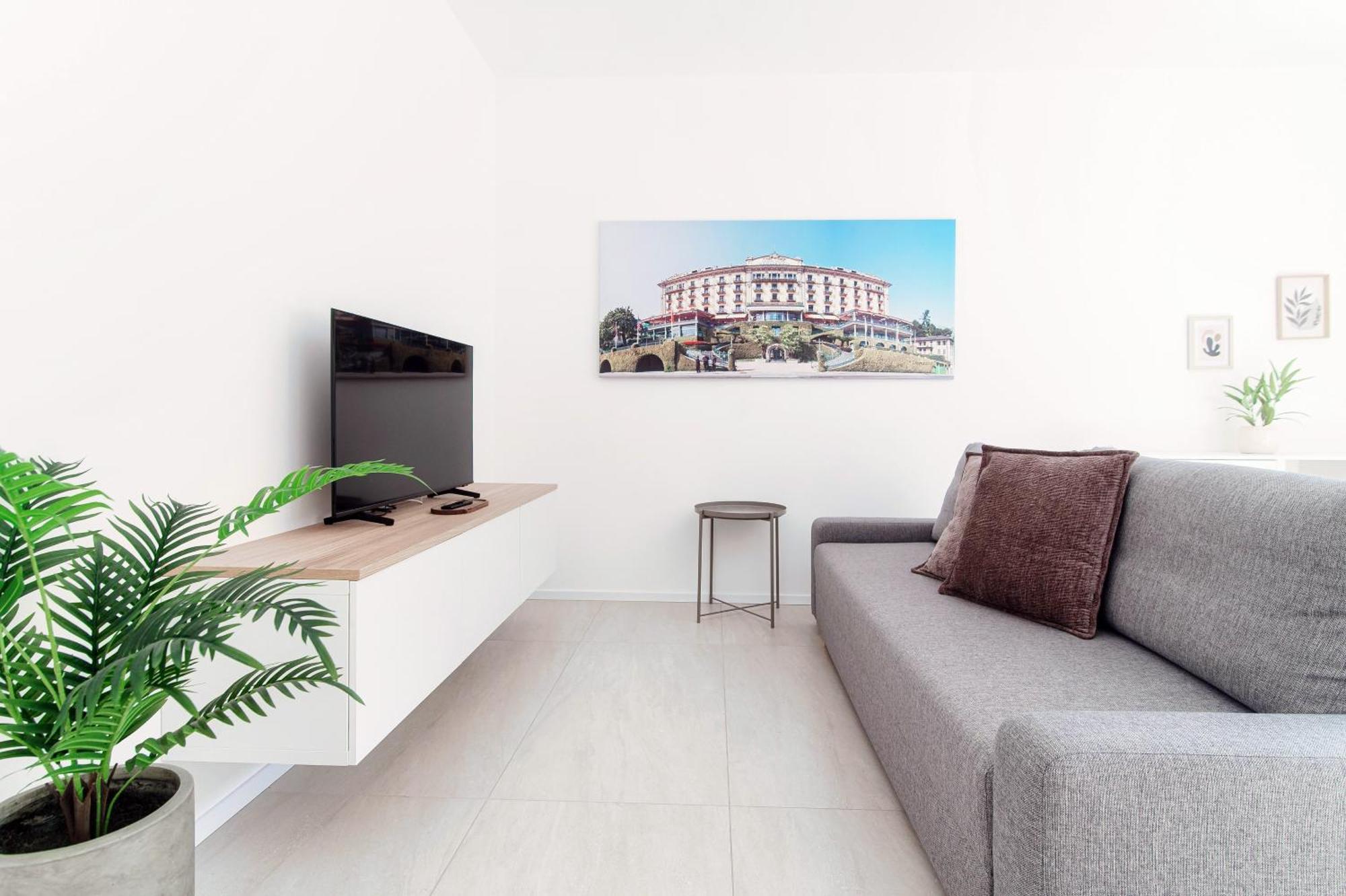 Lario Suite Apartments By Quokka 360 - With Parking Next To Como City Luaran gambar